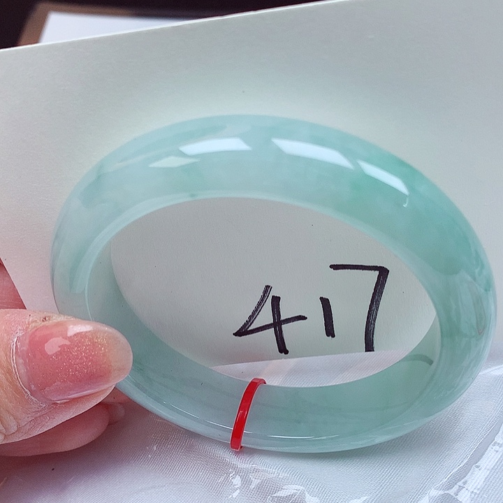 翡翠手镯未镶嵌翡翠