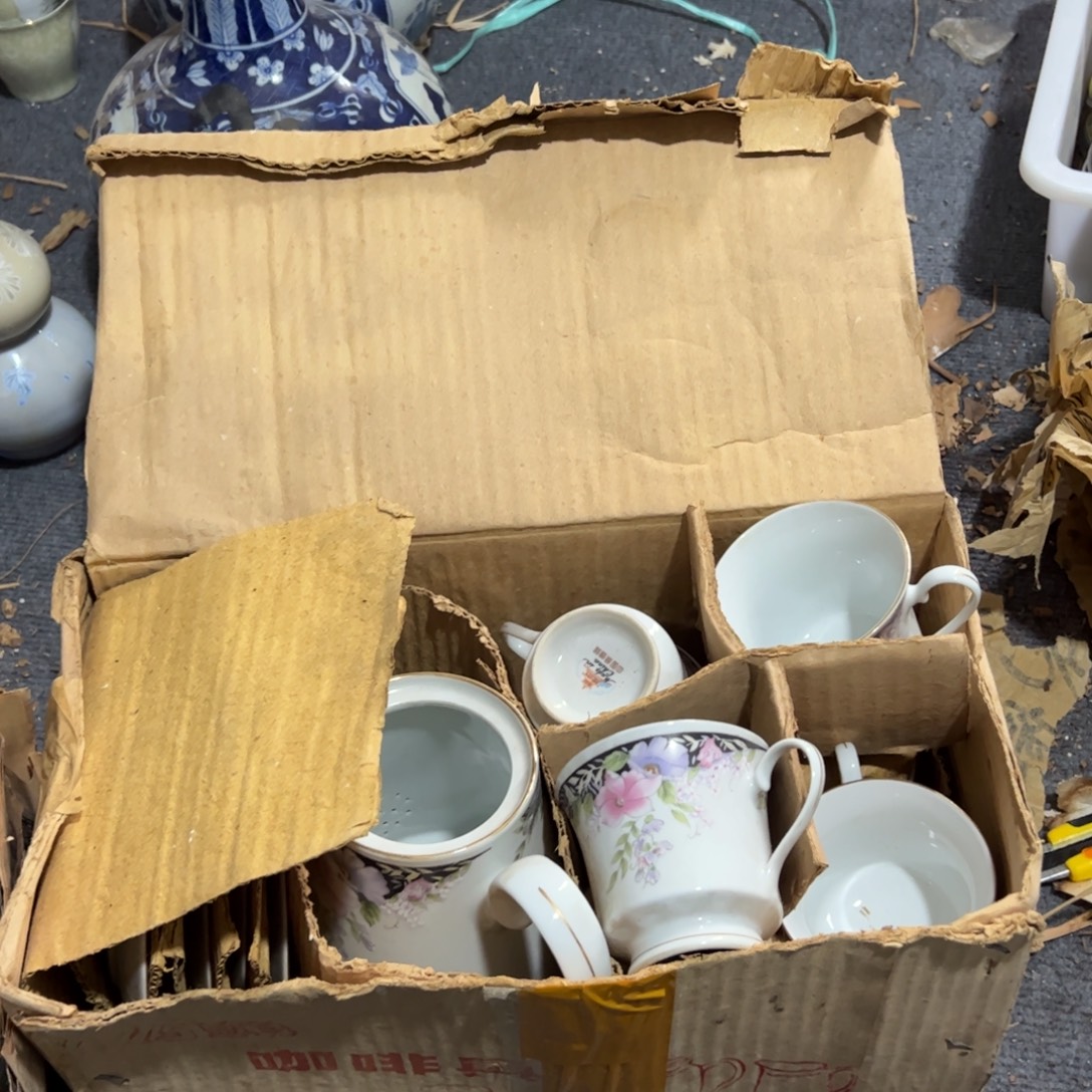 陶其他黑底紫藤花15头咖啡具