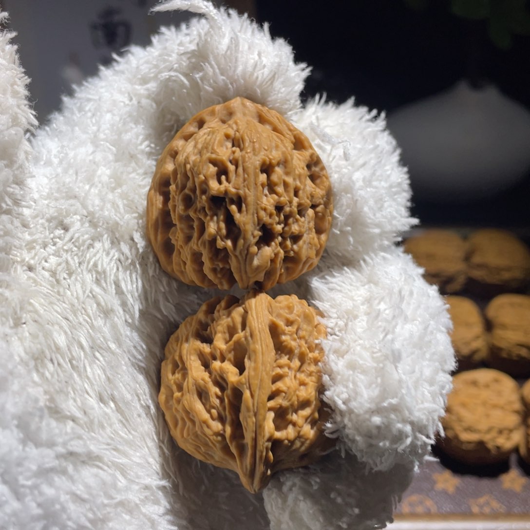 文玩核桃吊坠鲁**号核桃