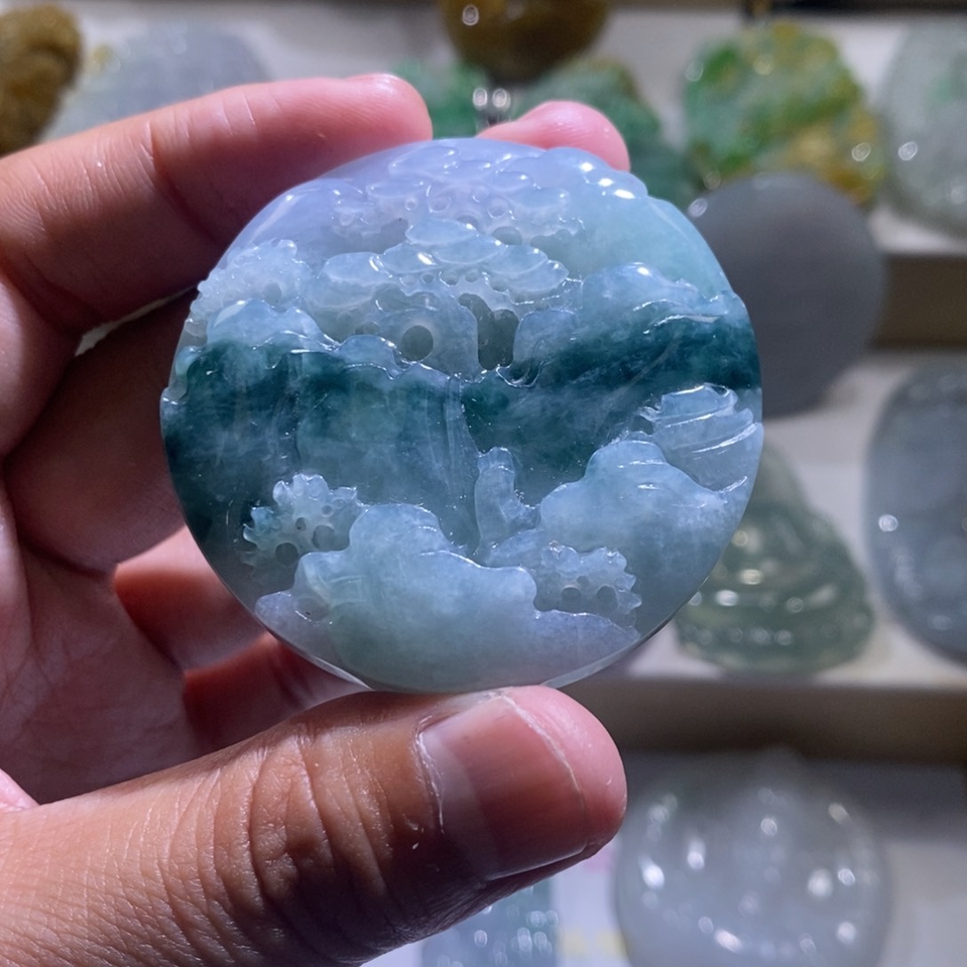 【闪购商品】翡翠颈饰未镶嵌山水