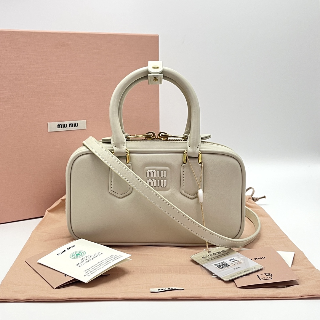 95新 MIU MIU/缪缪 白金mini保龄球手提单肩斜挎包 83276