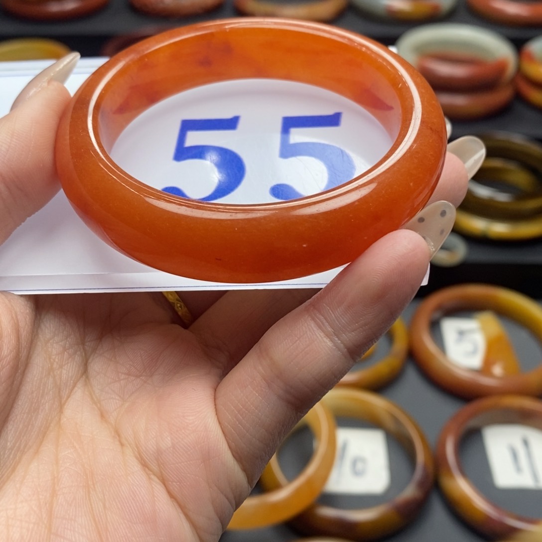 石英质玉（黄龙玉）手镯微瑕未镶嵌