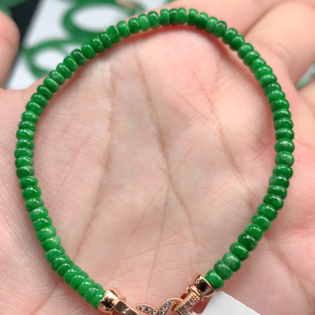 翡翠手链未镶嵌翡翠