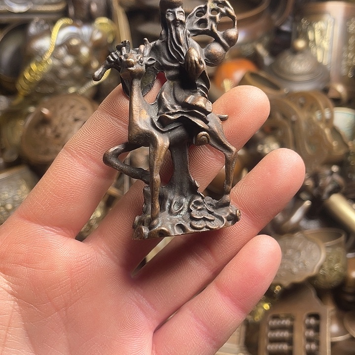 诚信经营铜器摆件