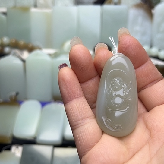 颈饰未镶嵌和田玉