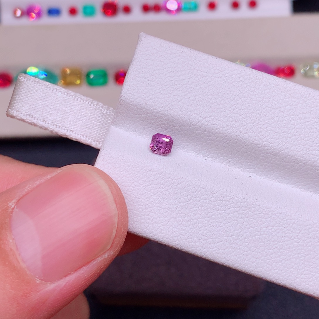 蓝宝石裸石0.35ct无烧蓝宝石