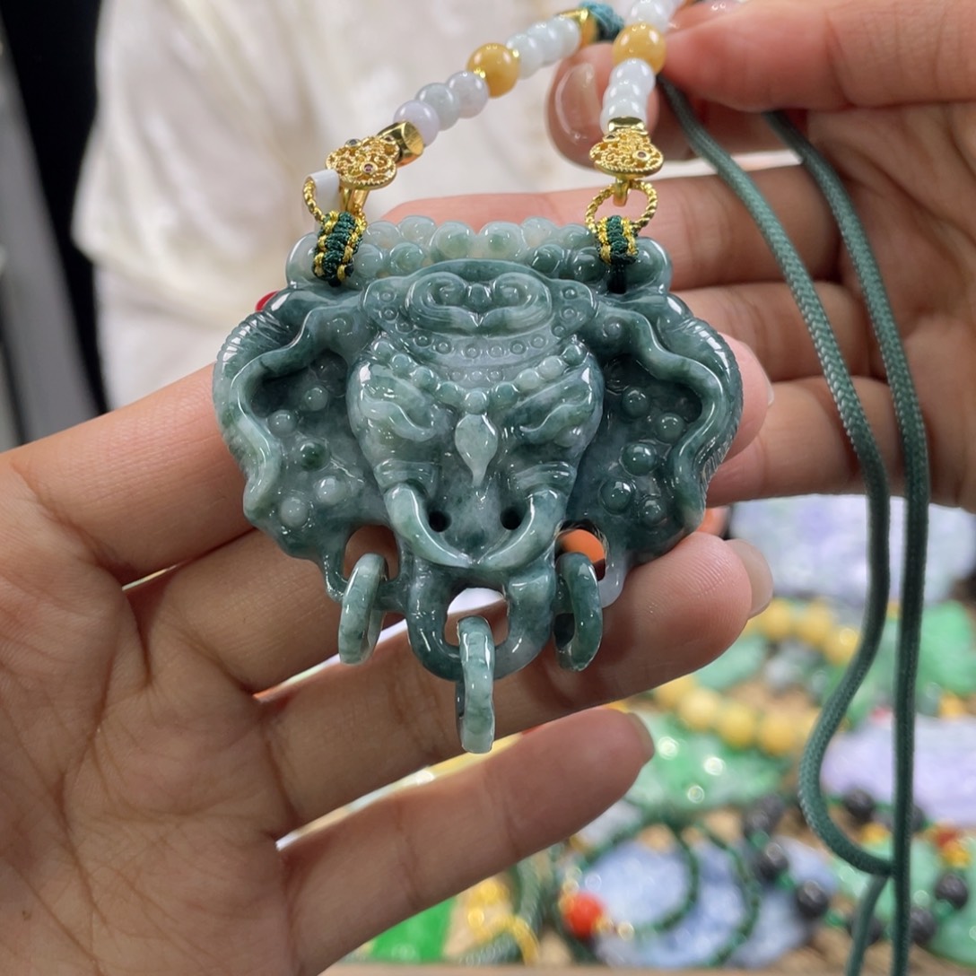 翡翠颈饰未镶嵌代编织