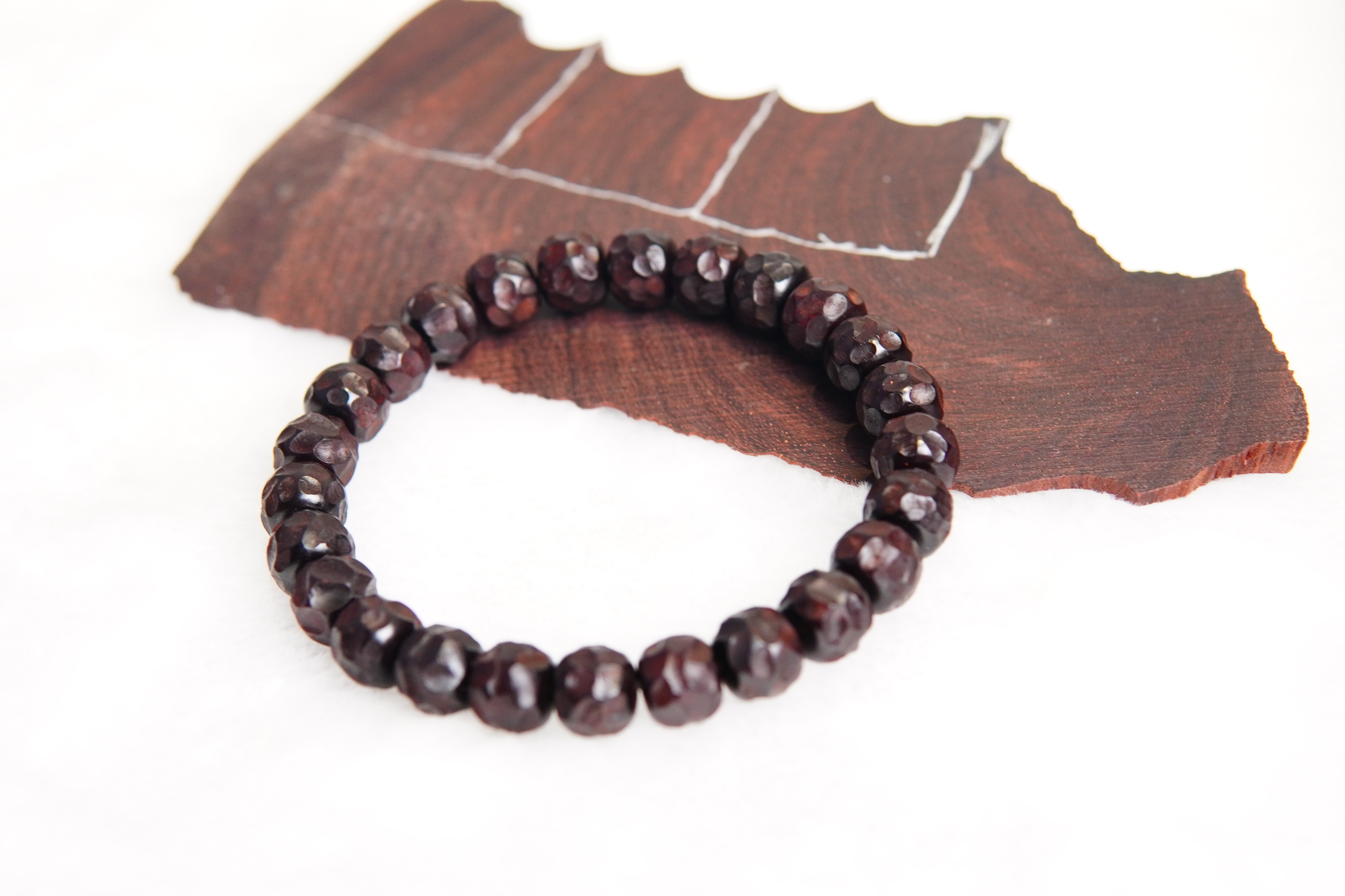 青木记 7.7*9.3mm 风化老料 印度小叶紫檀 无相陨石坑手串