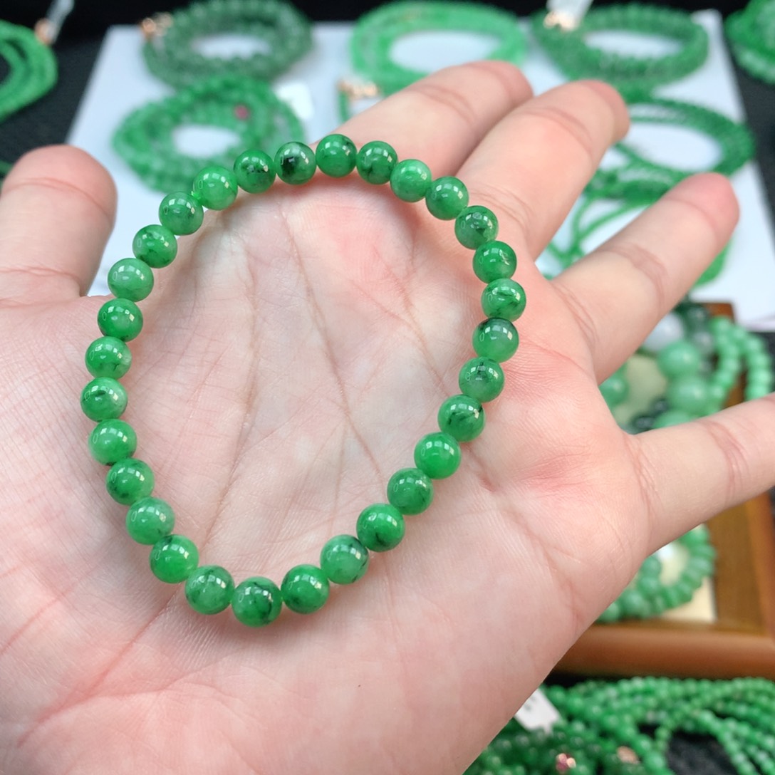 翡翠手链未镶嵌翡翠