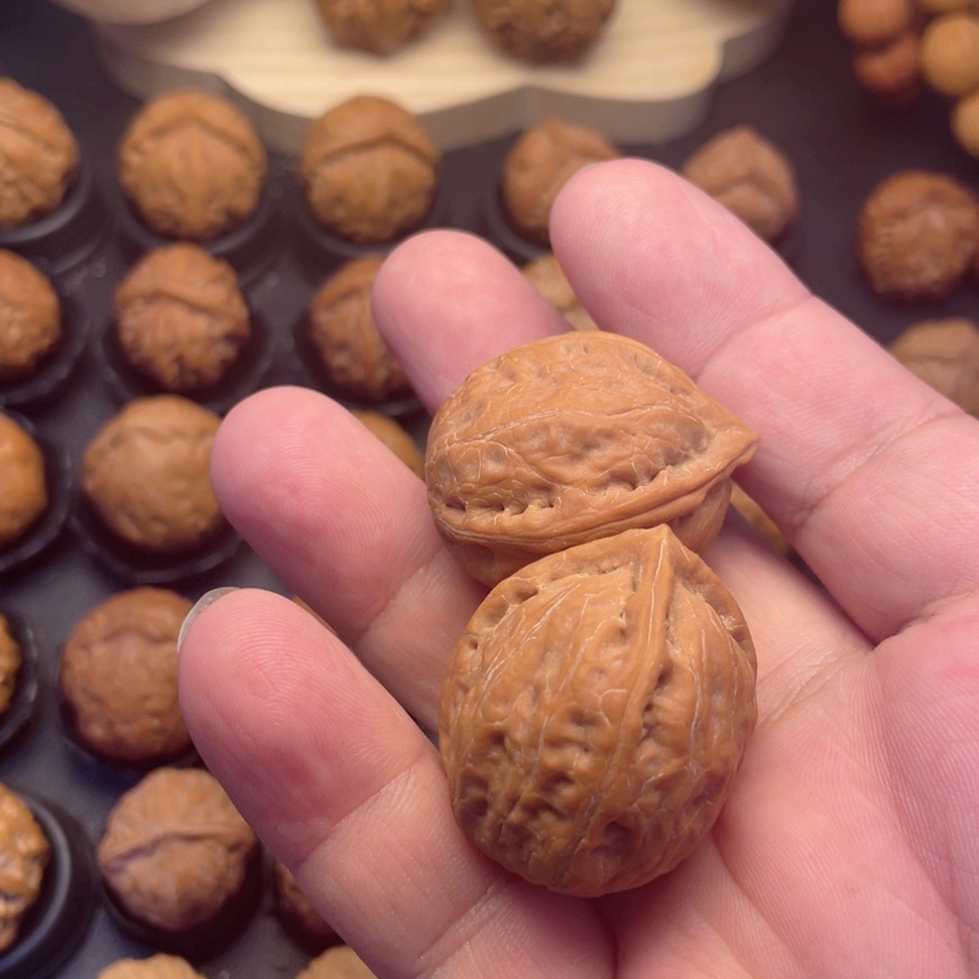 文玩核桃吊坠向*ঞ文玩核桃小楸子核桃