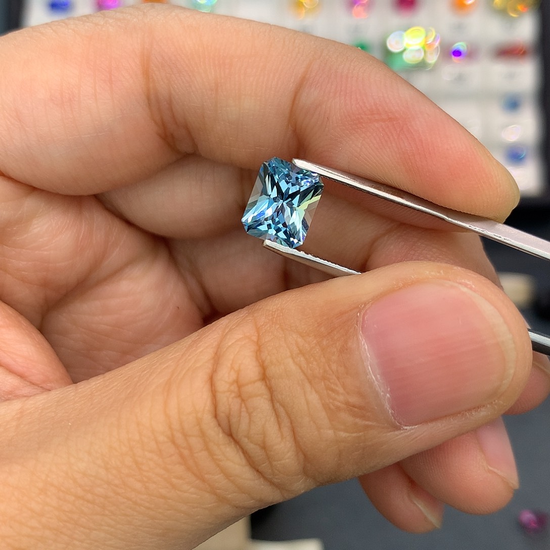 A***n海蓝宝石裸石1.94克拉超圣