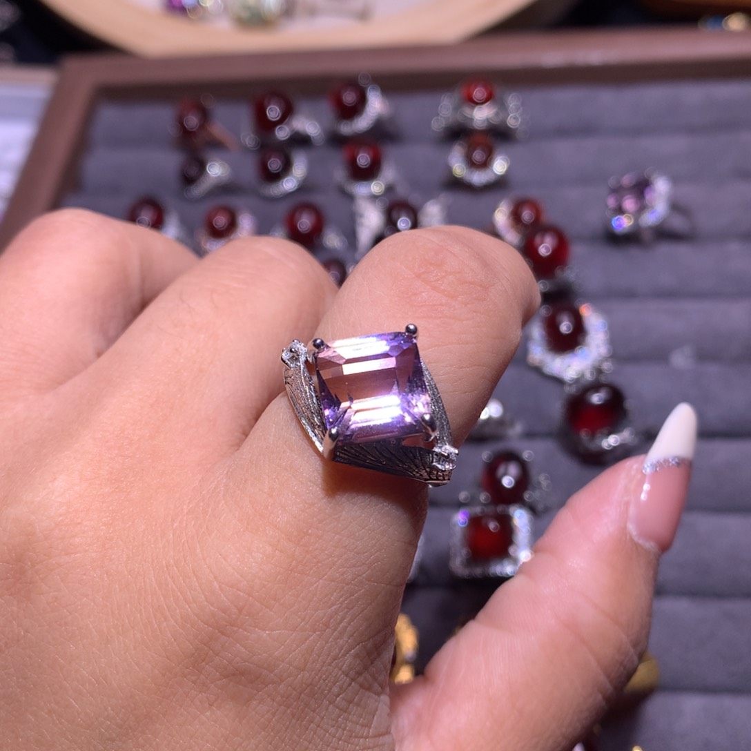 【闪购商品】银S925镶嵌戒指水晶是****姐戒指