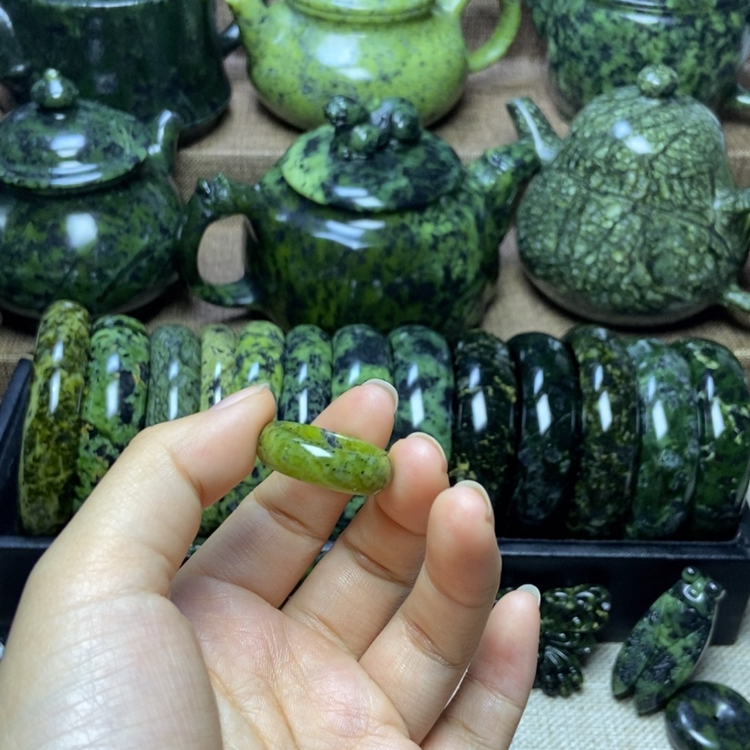 用***9蛇纹石玉未镶嵌药王石戒指