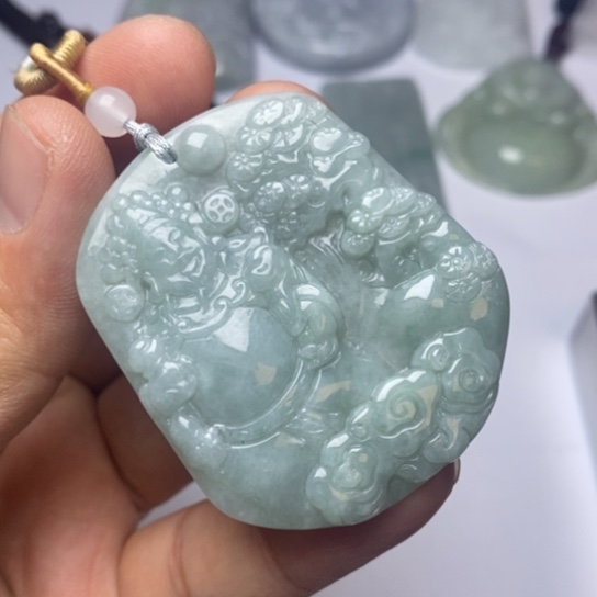 翡翠未镶嵌颈饰翡翠