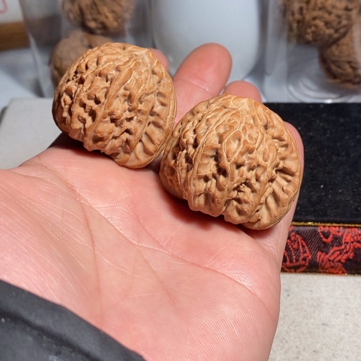 文玩核桃把件奉**鬼核桃