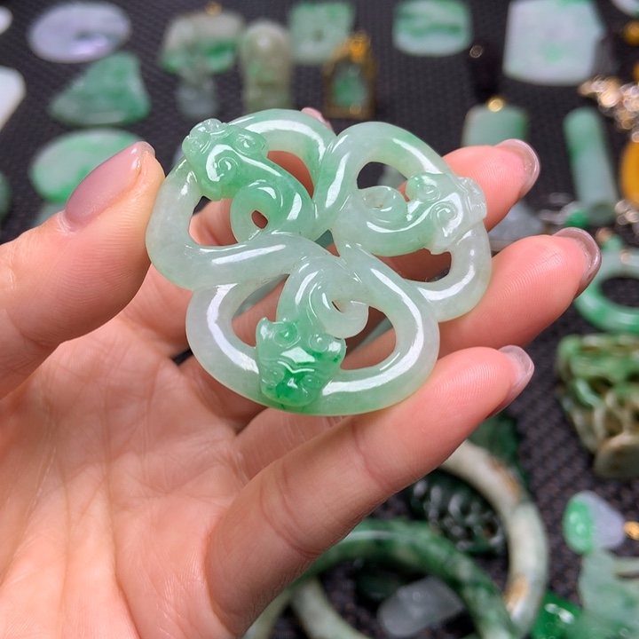 翡翠挂件未镶嵌鹰