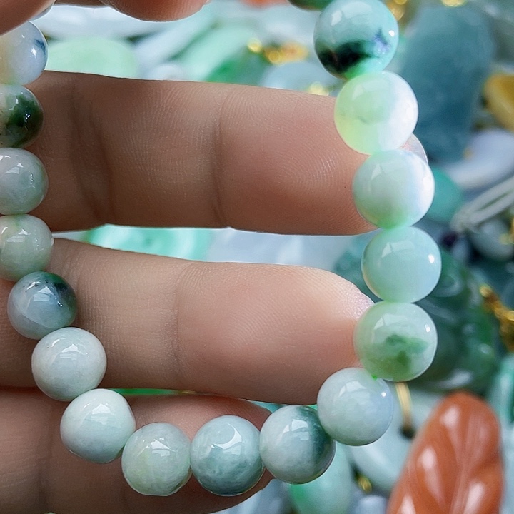 翡翠未镶嵌颈饰好