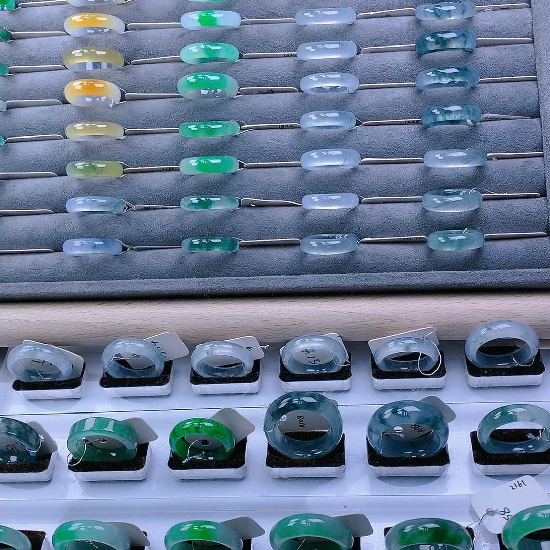 翡翠戒指未镶嵌翡翠