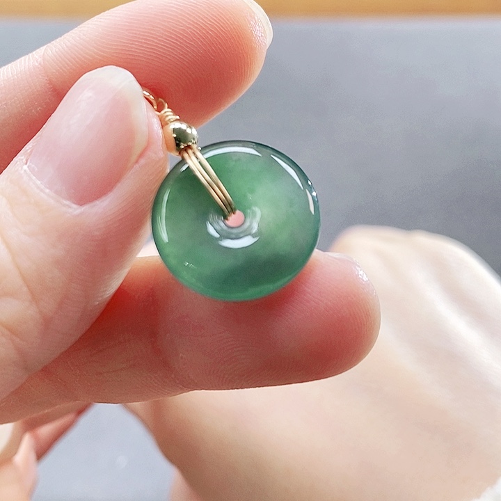 翡翠未镶嵌手镯（圆镯）