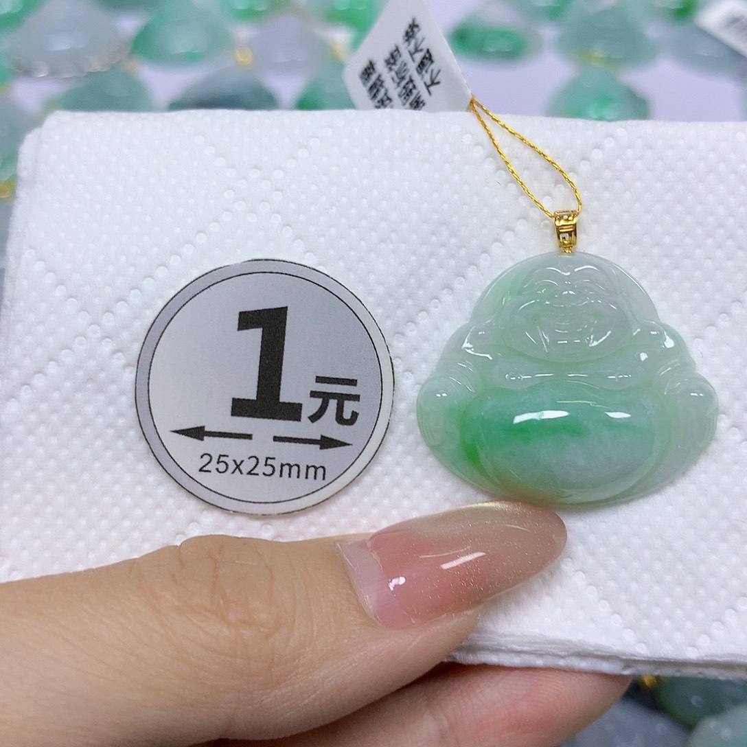 颈饰18K金镶嵌翡翠挂件