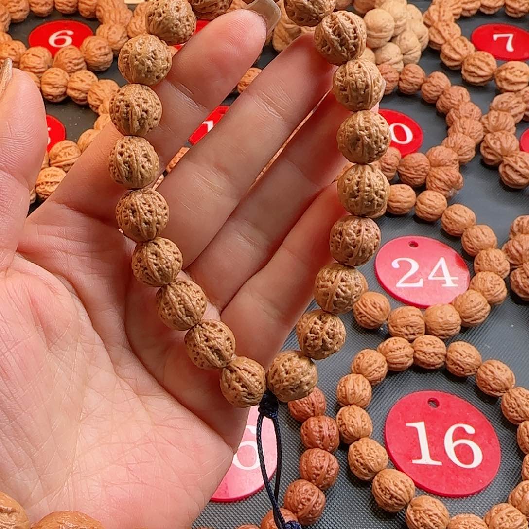 文玩核桃手串麒麟八棱