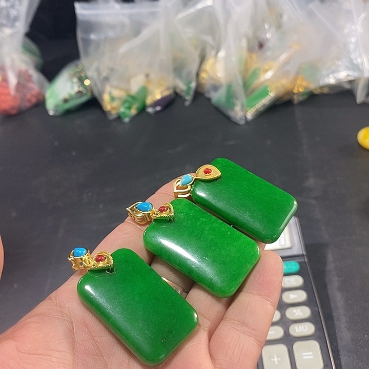 翡翠颈饰未镶嵌价格