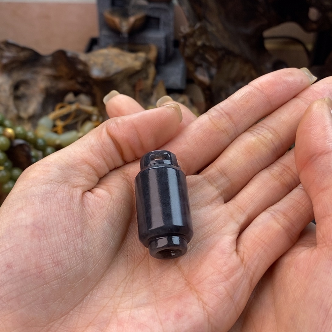 胡****和田玉未镶嵌颈饰