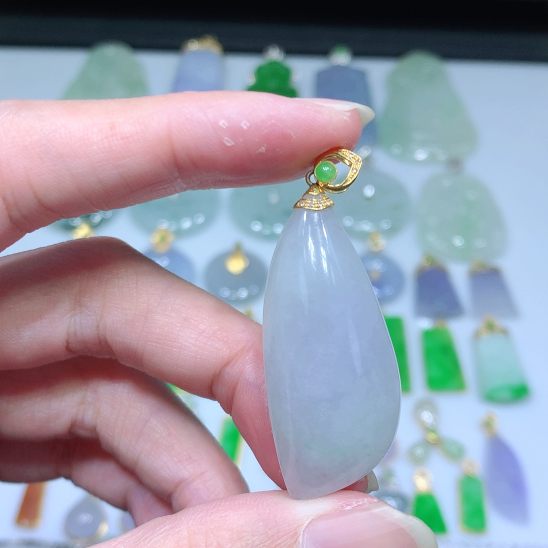 翡翠吊坠(不含链)18K金镶嵌