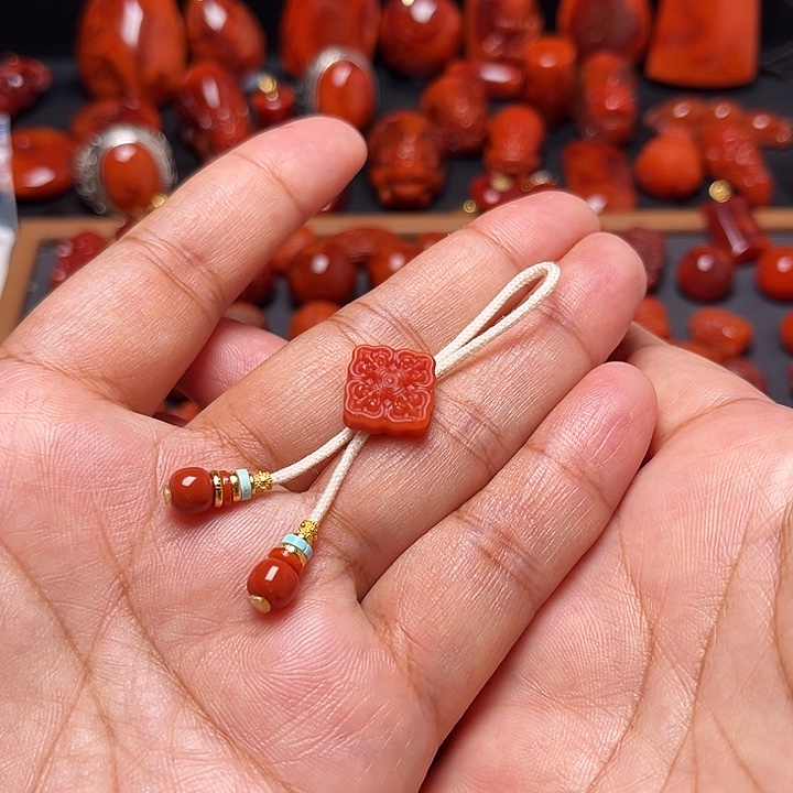 南红玛瑙未镶嵌配饰弟子珠6+金杆杵背云