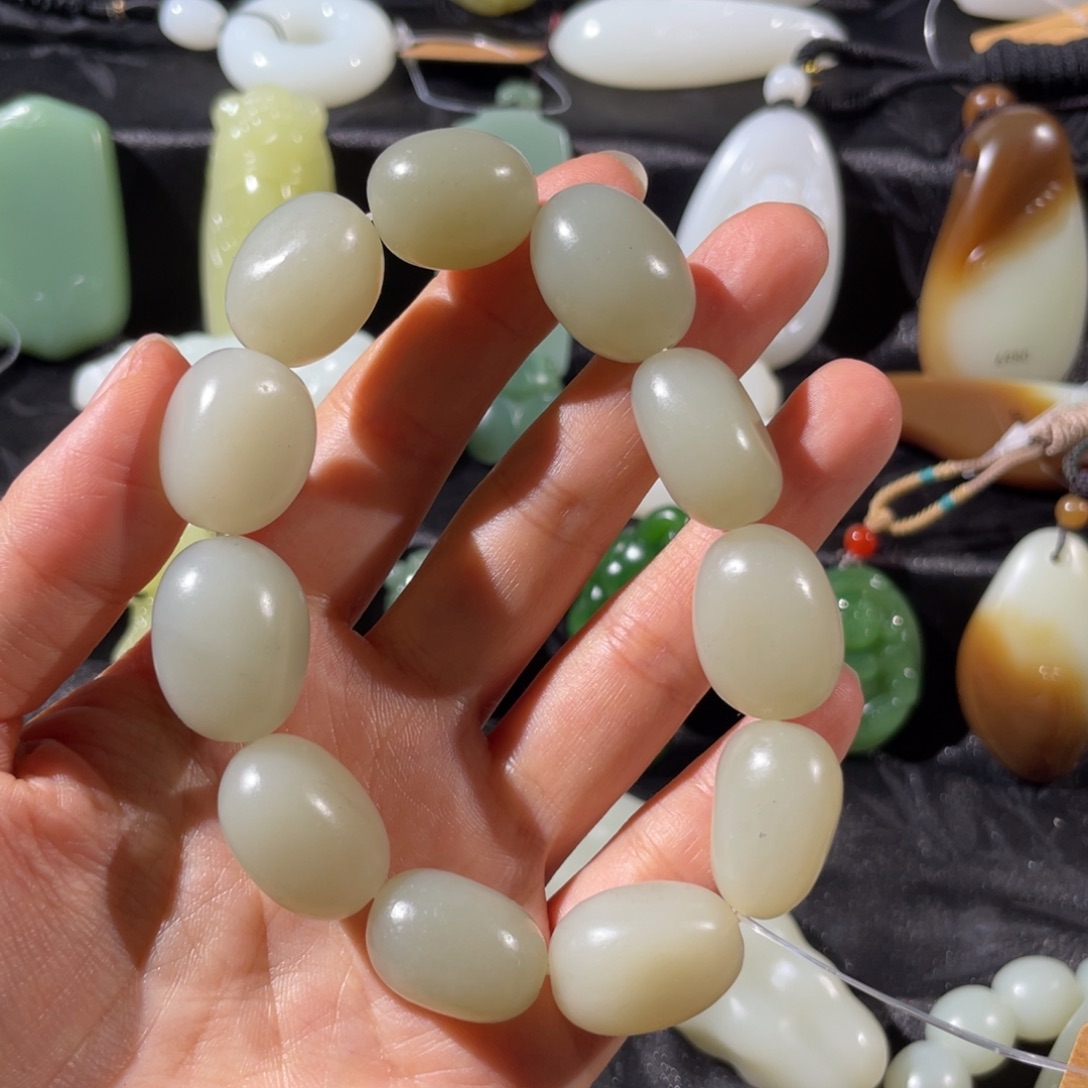 和田玉未镶嵌挂件手串