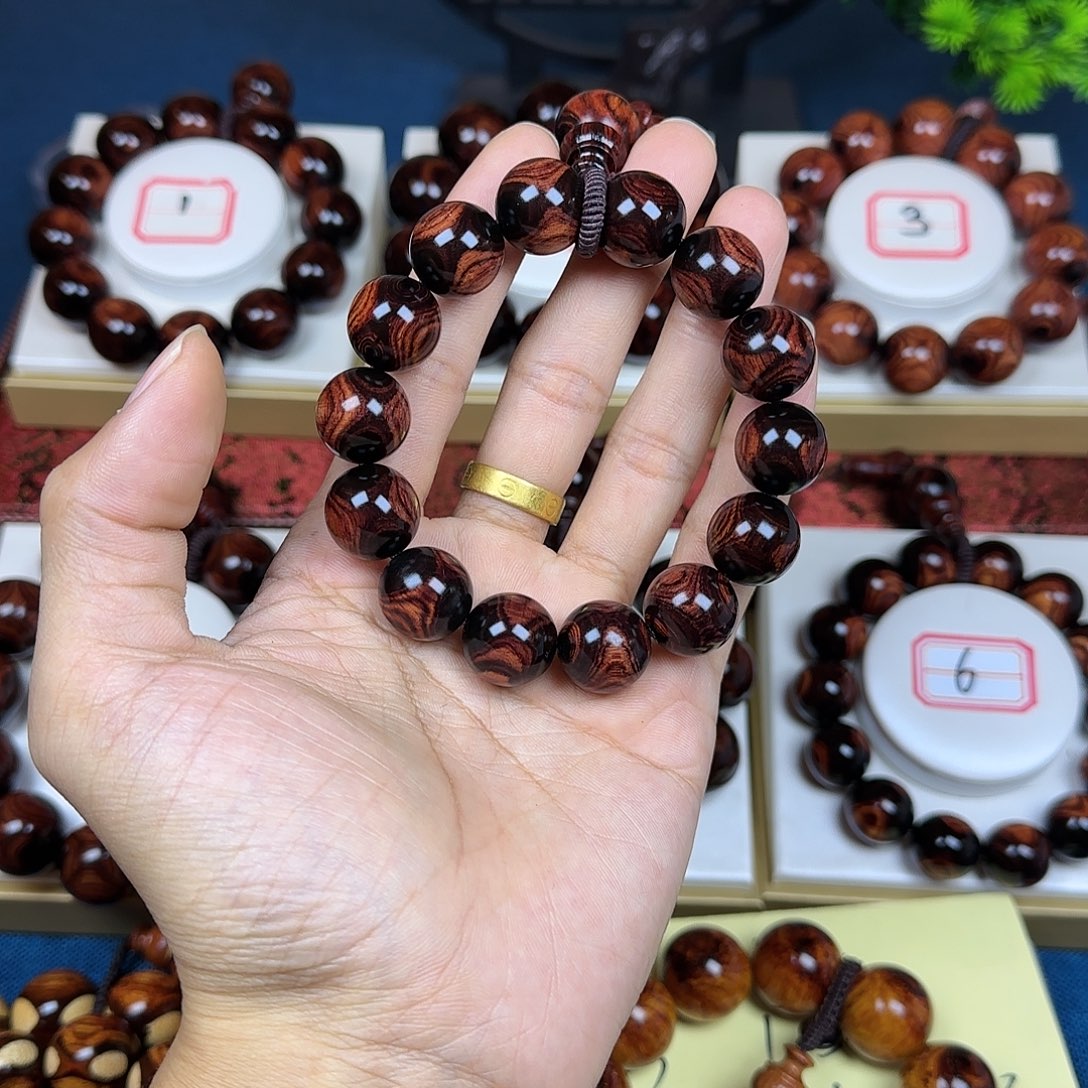 憨***哥花梨木类黄花梨1.6