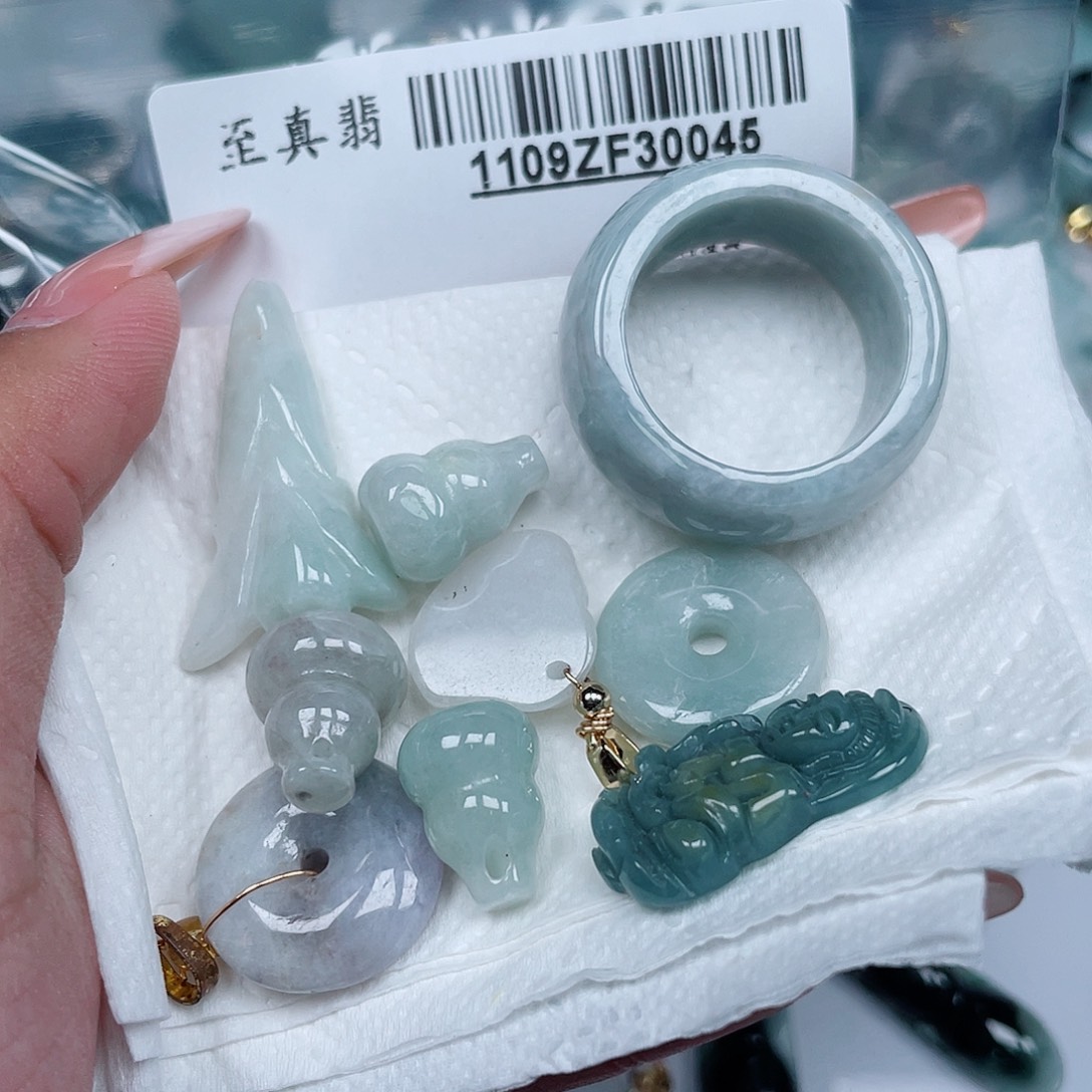 翡翠未镶嵌吊坠(不含链)