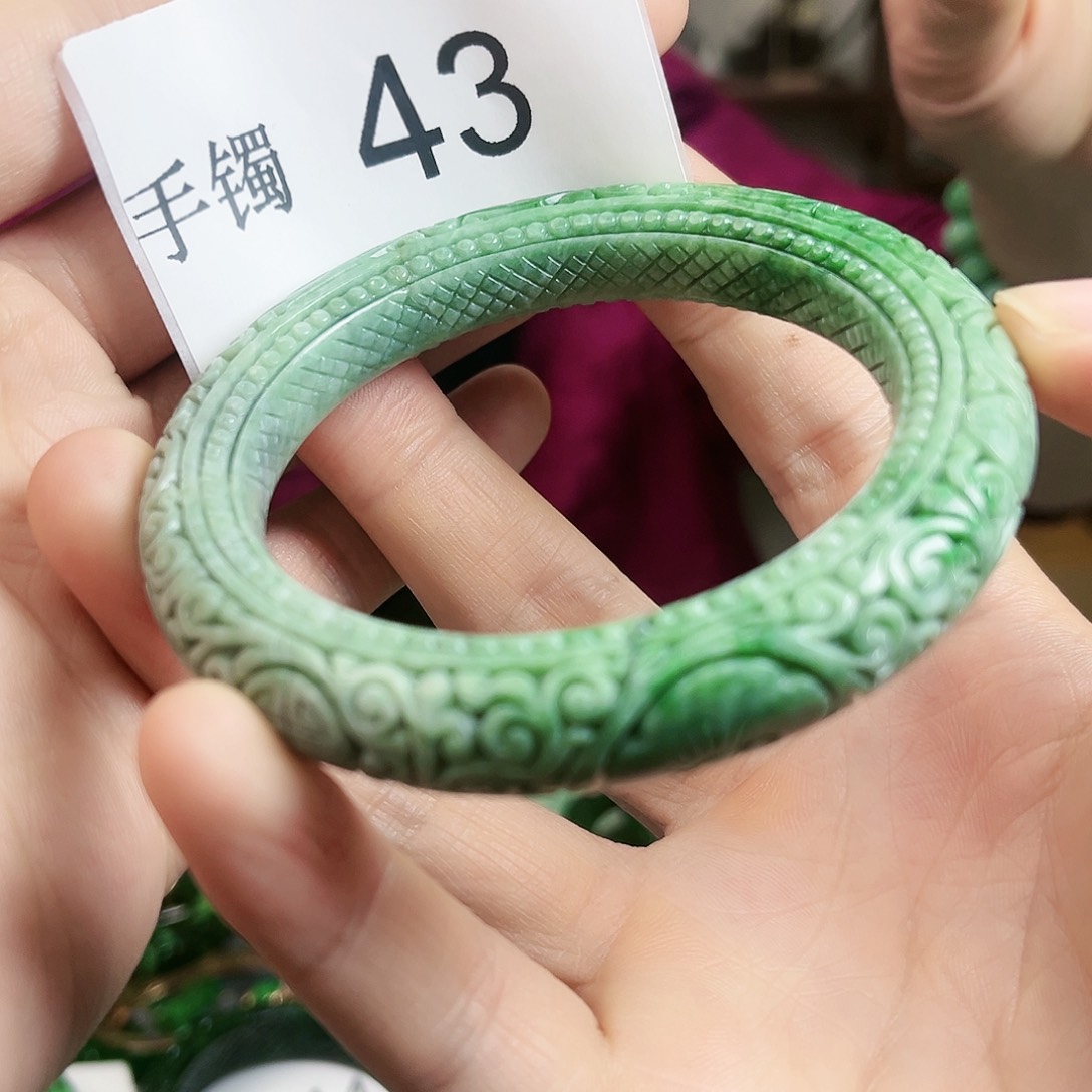 翡翠手镯未镶嵌手镯58.5