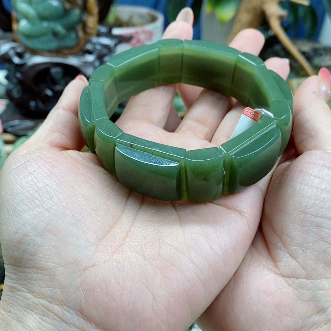透闪石质玉手链未镶嵌隔**王