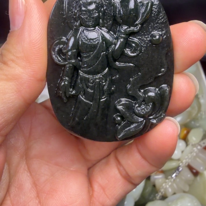 和田玉未镶嵌珠宝奇石