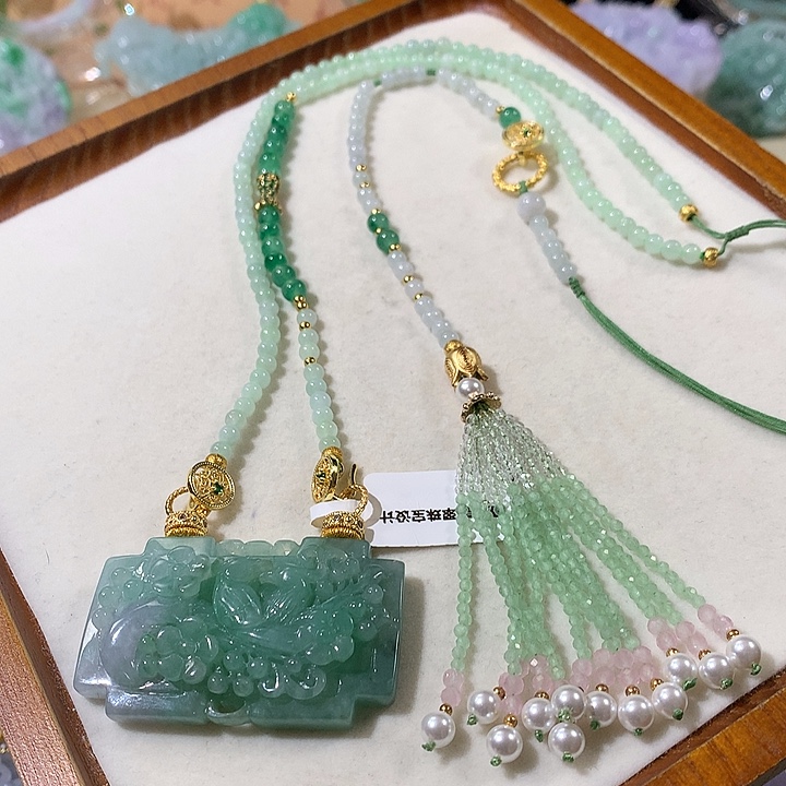 翡翠未镶嵌颈饰翡翠吊坠