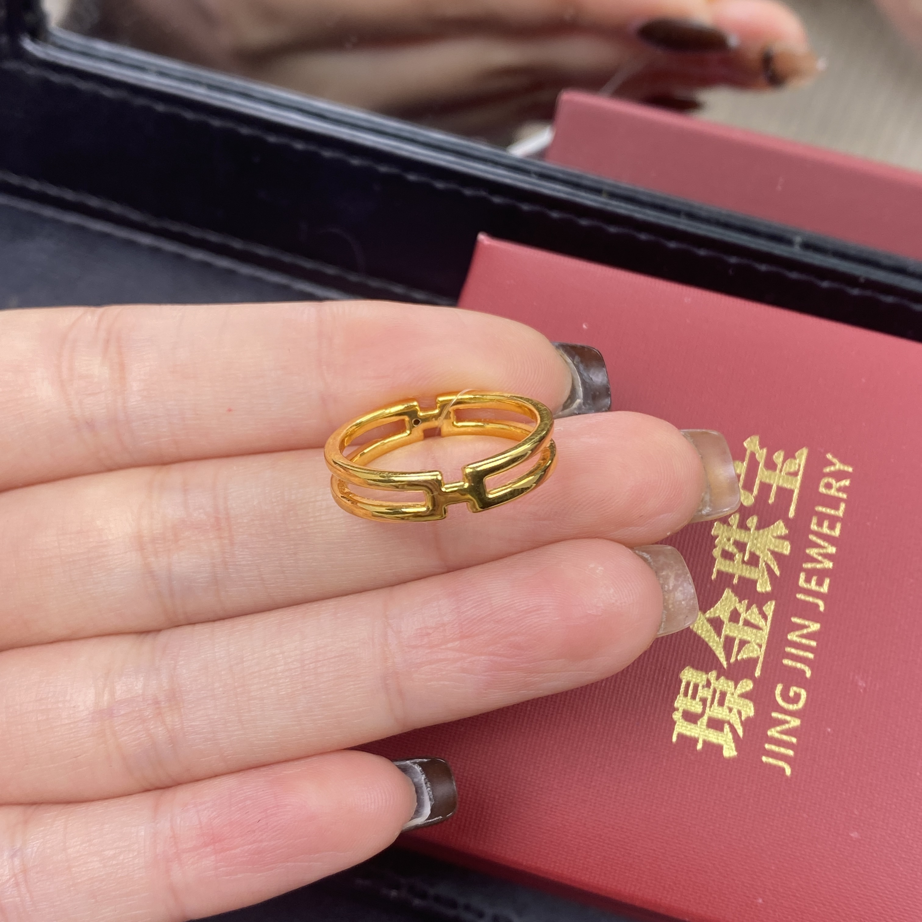  璟金珠宝足金999黄金时尚百搭5D镂空字母戒指圈口可选