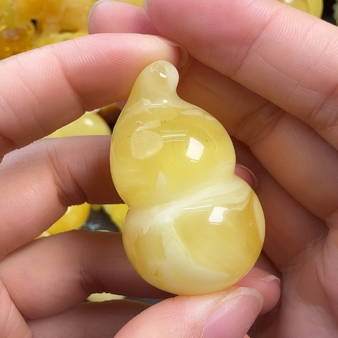 蜜蜡未镶嵌珠宝奇石