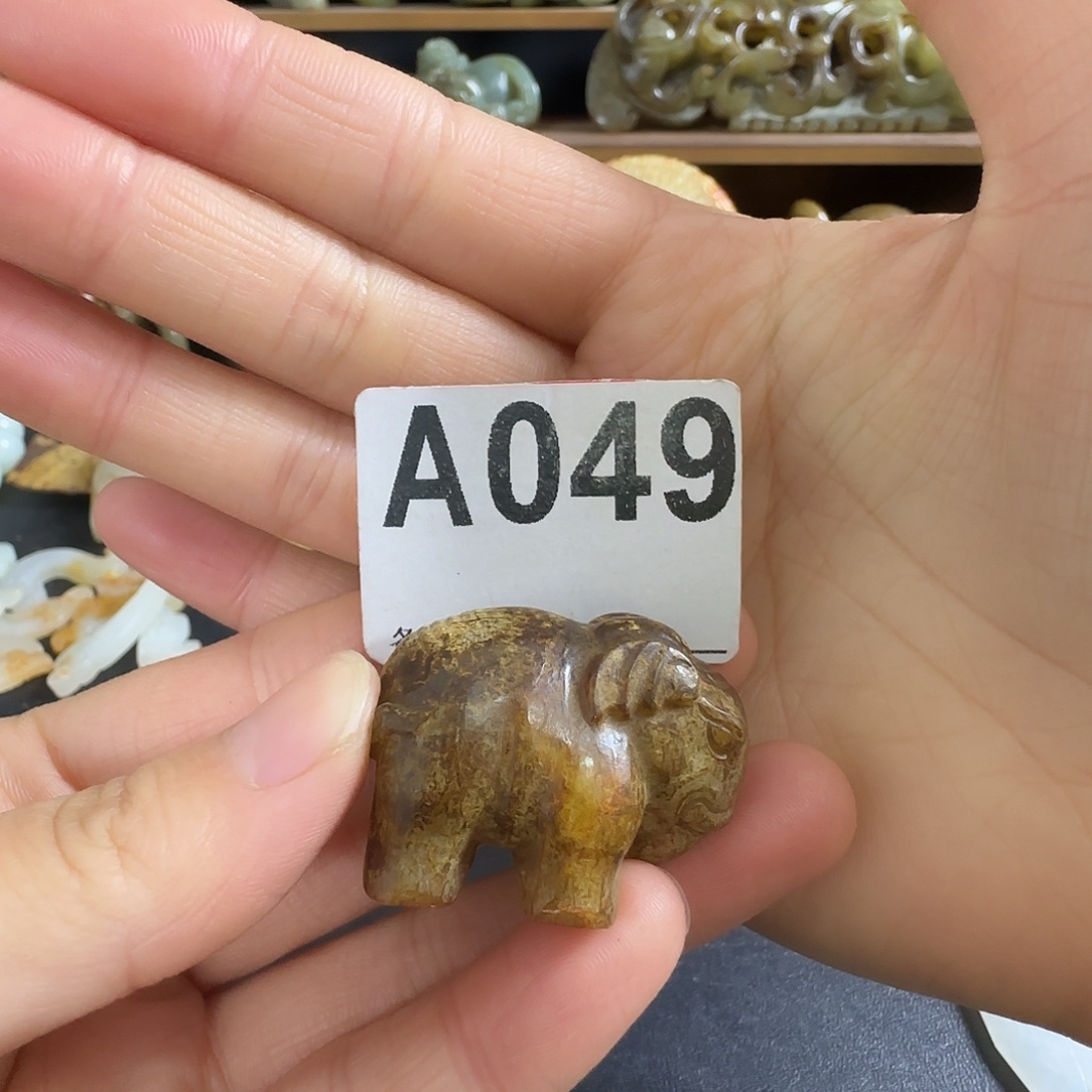 透闪石质玉未镶嵌挂件