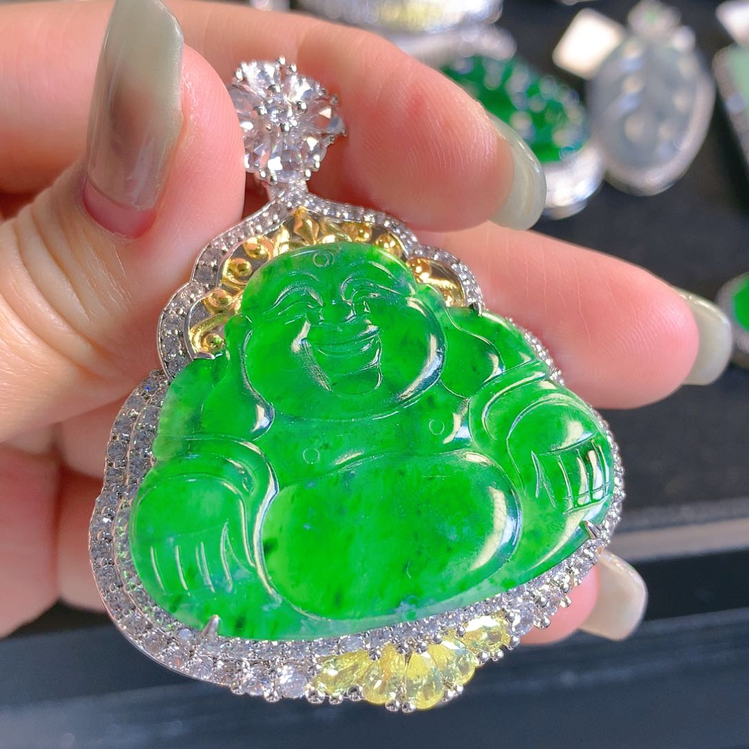 翡翠颈饰未镶嵌翡翠