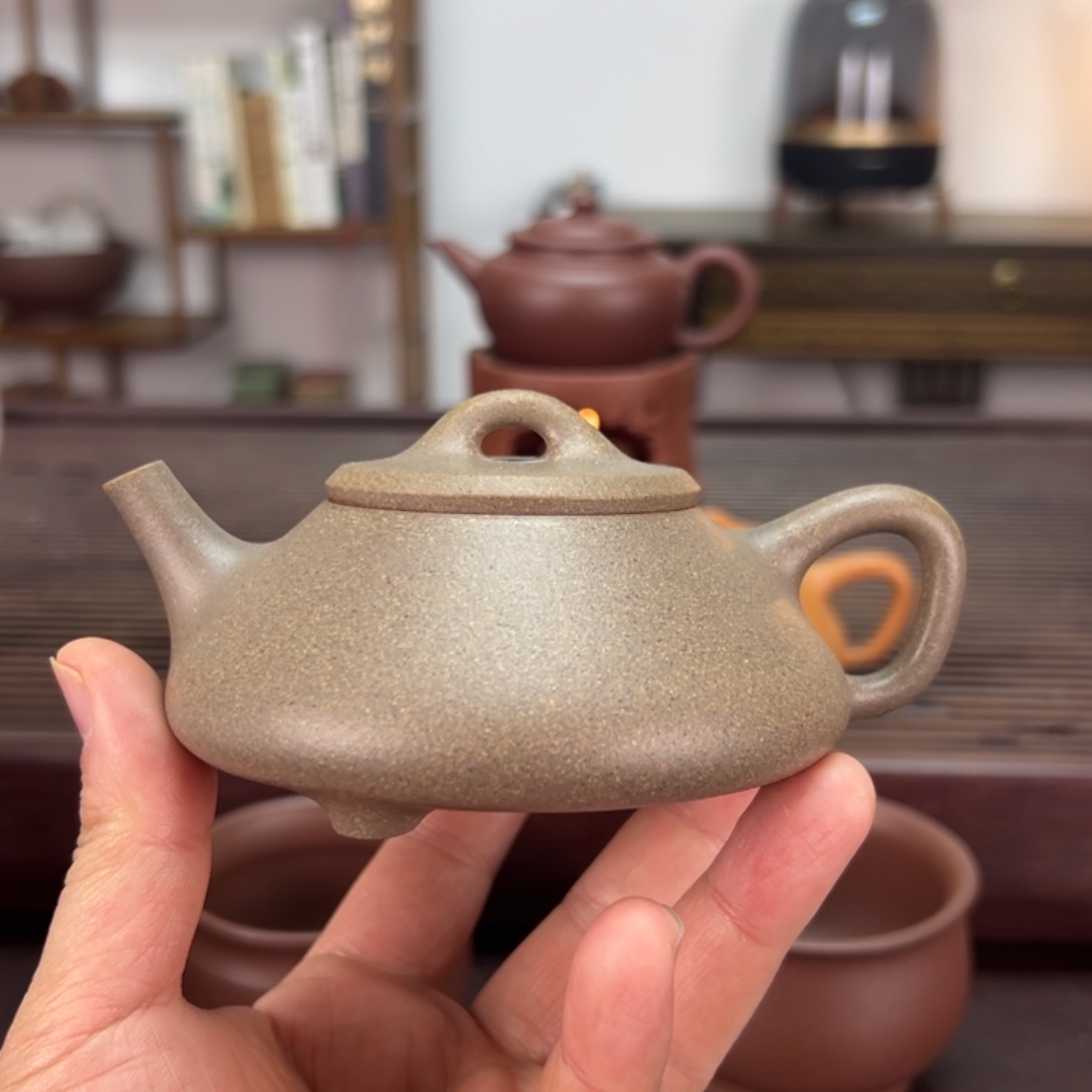 紫砂茶壶150毫升雪花青段