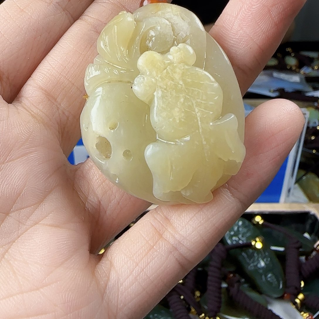 和田玉未镶嵌挂件