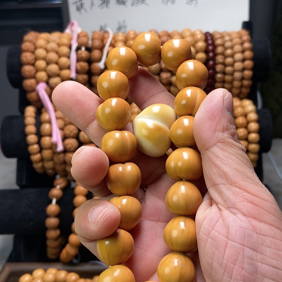 麻***香手串猴头核桃猴头手串，屁桃一条