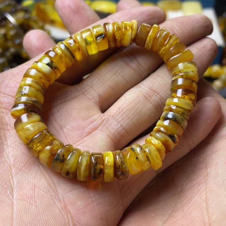 琥珀珠宝奇石未镶嵌