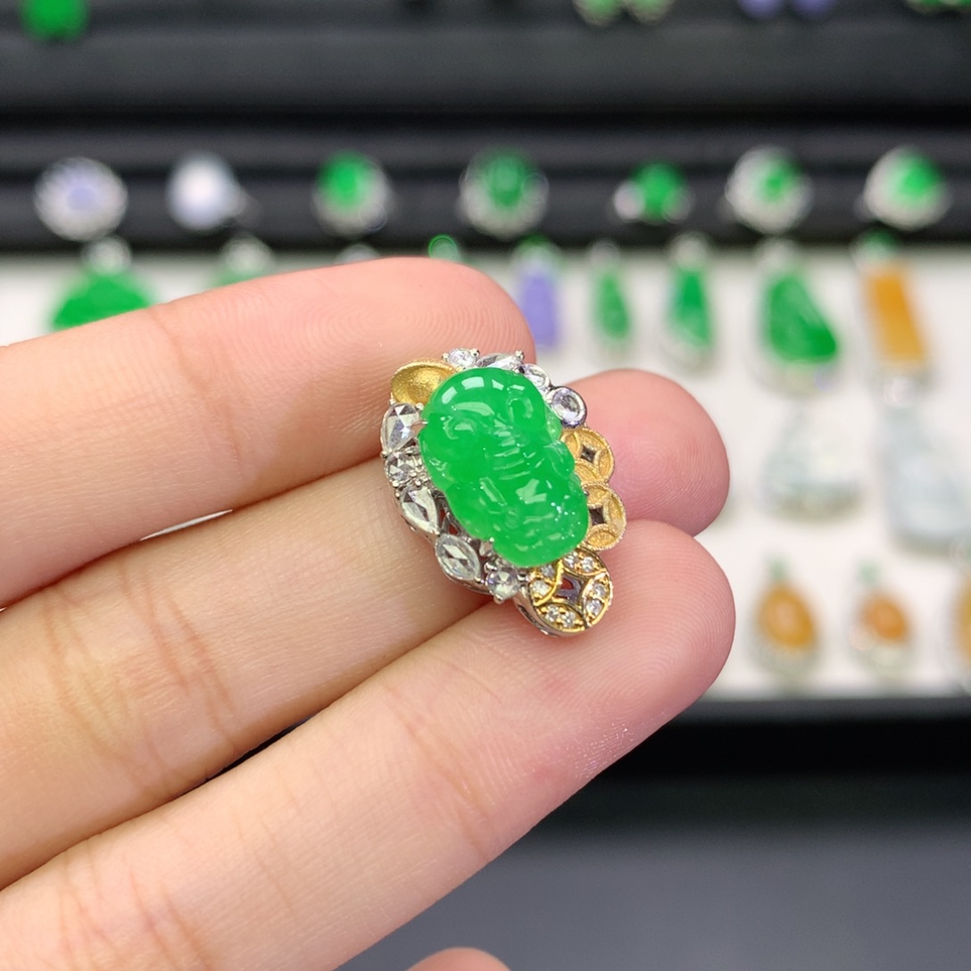 翡翠18K金镶嵌吊坠(不含链)