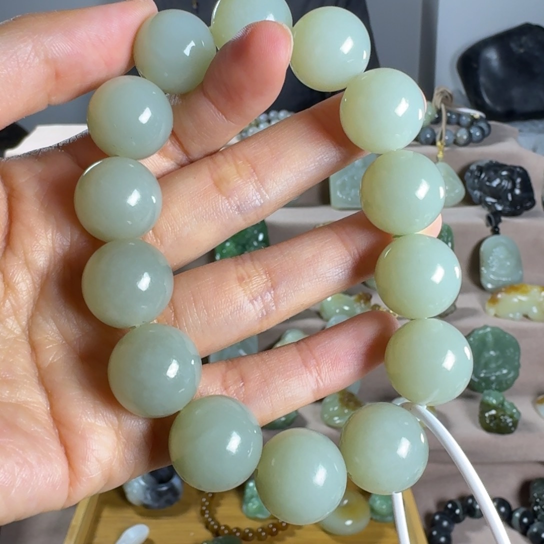 和田玉颈饰未镶嵌