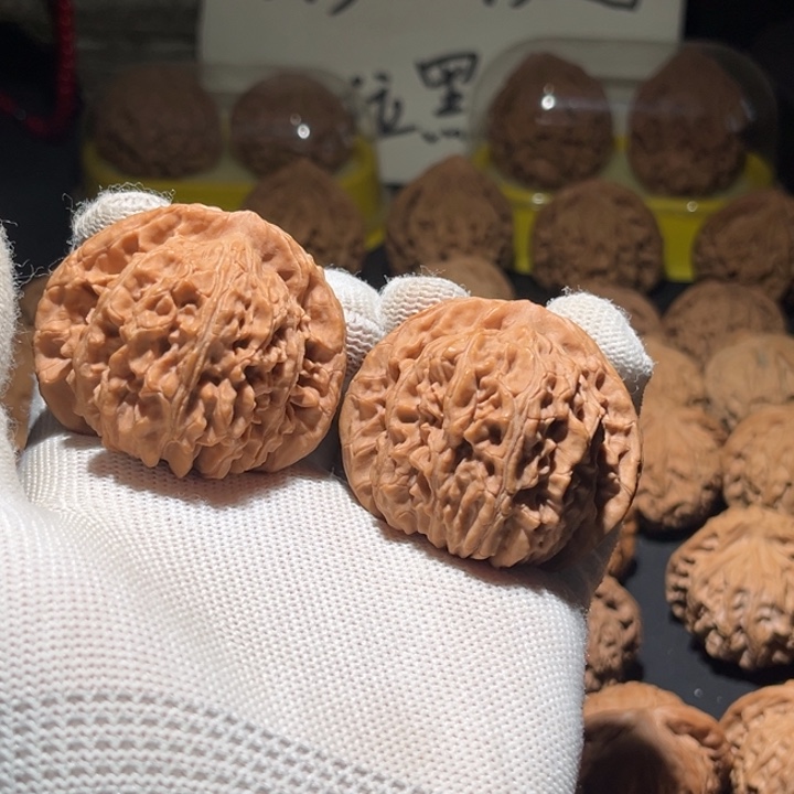 看***抖文玩核桃把件文玩核桃