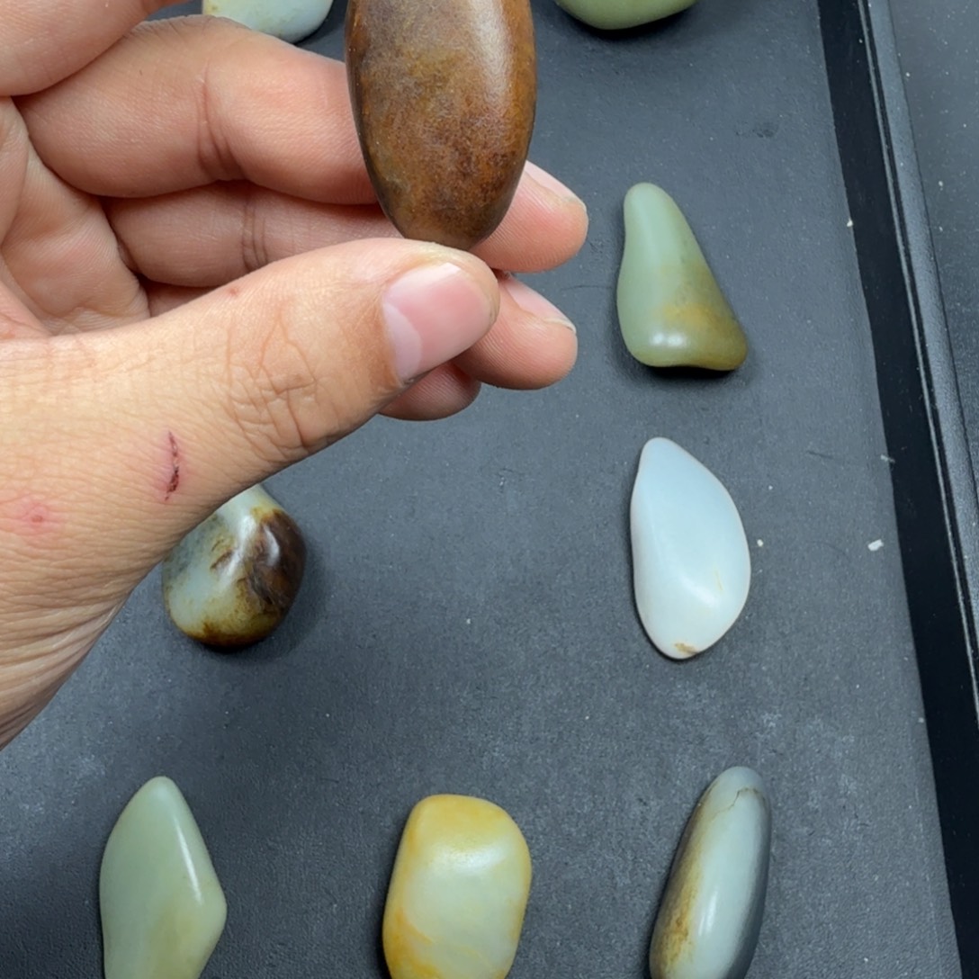 静***…和田玉（糖玉）未镶嵌挂件