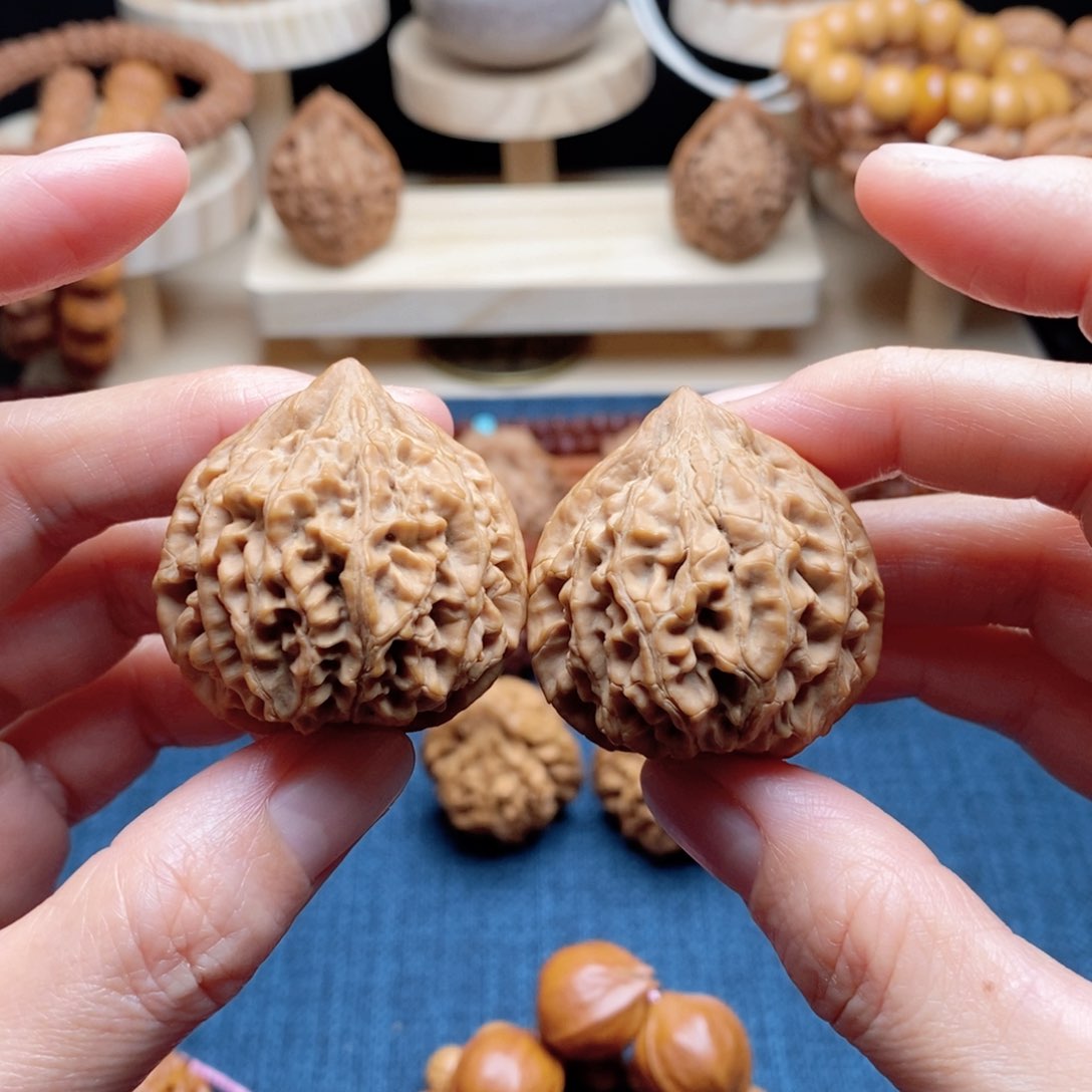 吊坠桃核野生苍龙37