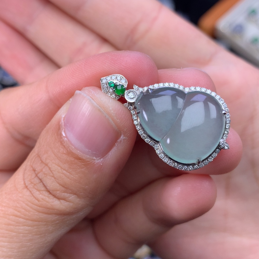 翡翠吊坠(不含链)18K金镶嵌